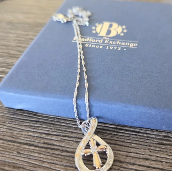 Bradford Exchange Footprints in the Sand Infinity Necklace - Picture 13 of 15